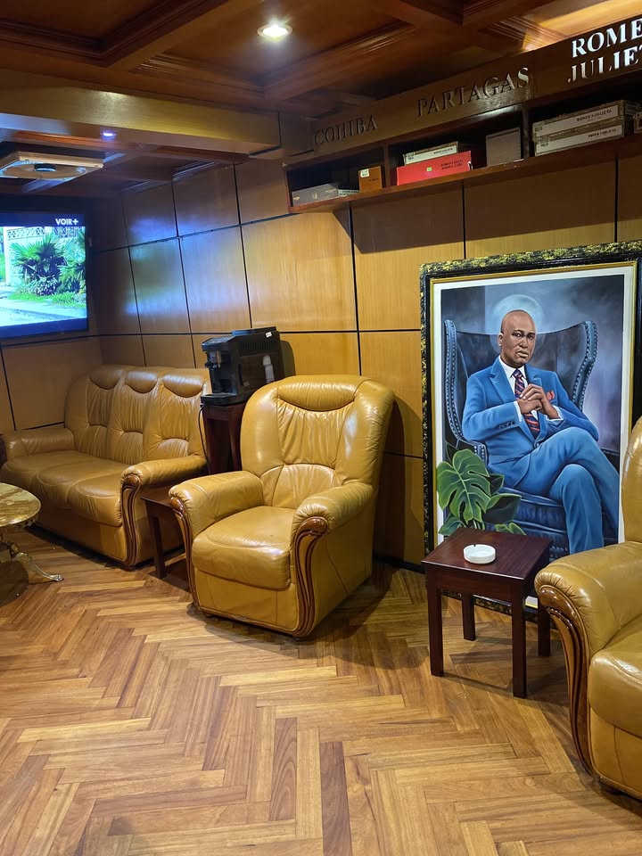 Salon Cigar